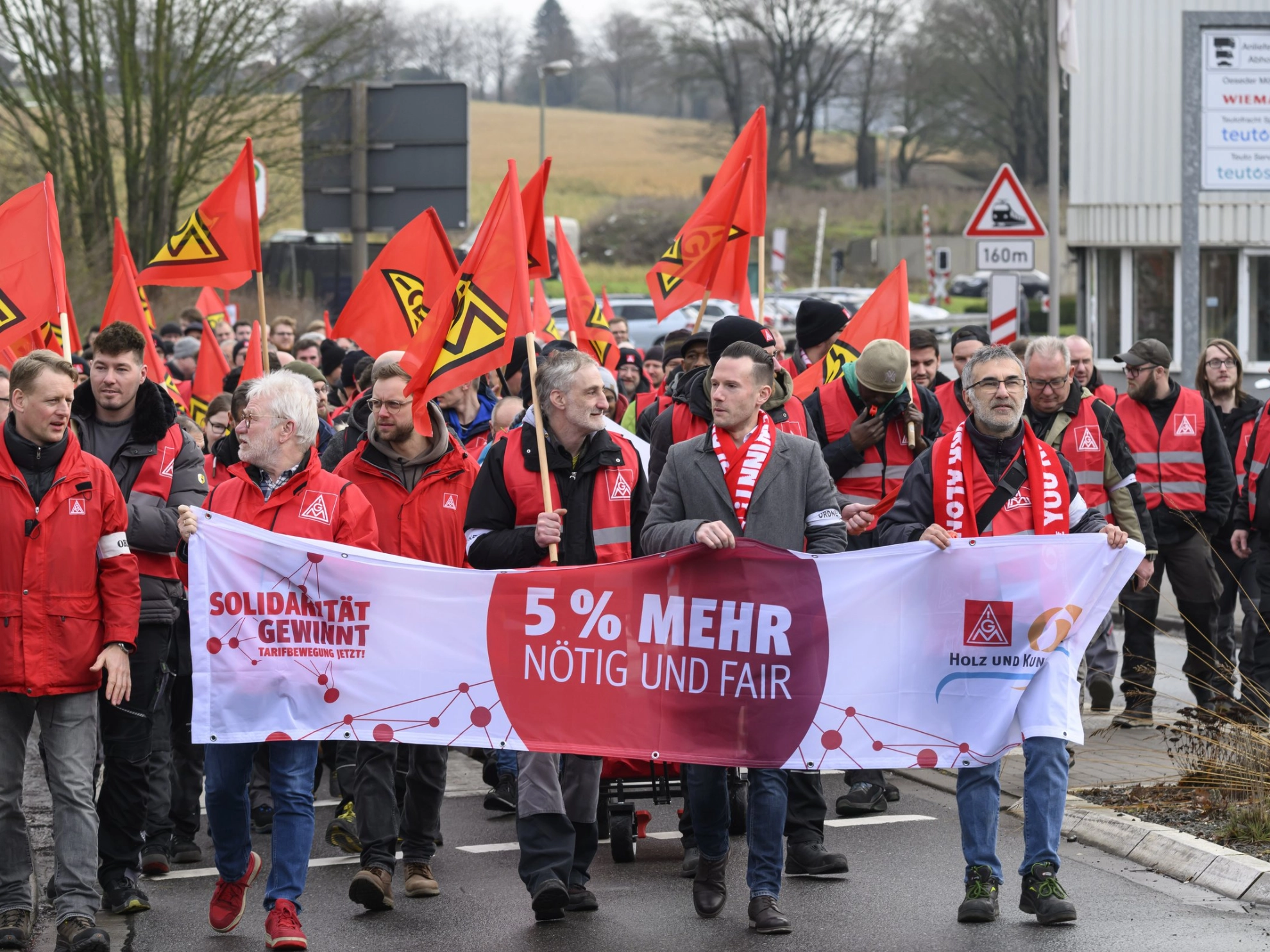 IG Metall Aktion Tarifrunde Holz- und Kunststoffindustrie, Warns