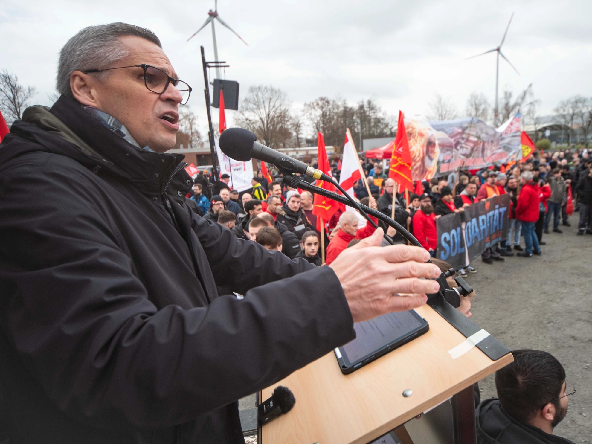 Kundgebung in Salzgitter ein deutliches Signal gegen den drohenden industriellen Kahlschlag und für die Sicherung industrieller Arbeitsplätze