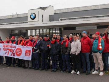 Warnstreik bei BMW in Krauthausen